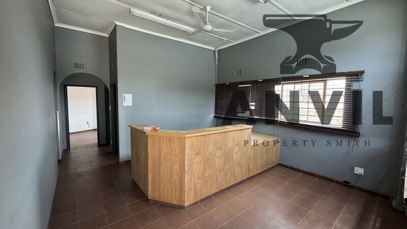 8 Minerva Ave, Lea Glen, Randburg - 1400m² Freestanding Industrial building To Rent - Lea Glen property image 4