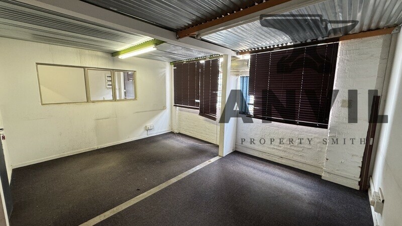 8 Minerva Ave, Lea Glen, Randburg - 1400m² Freestanding Industrial building To Rent - Lea Glen property image 11