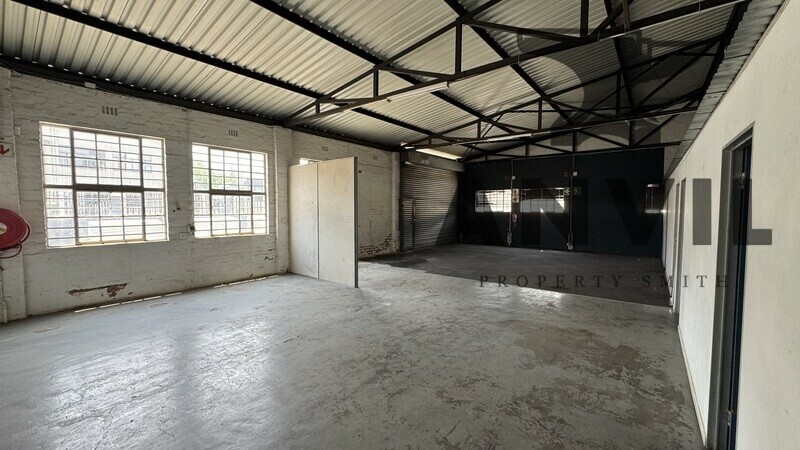 8 Minerva Ave, Lea Glen, Randburg - 1400m² Freestanding Industrial building To Rent - Lea Glen property image 13