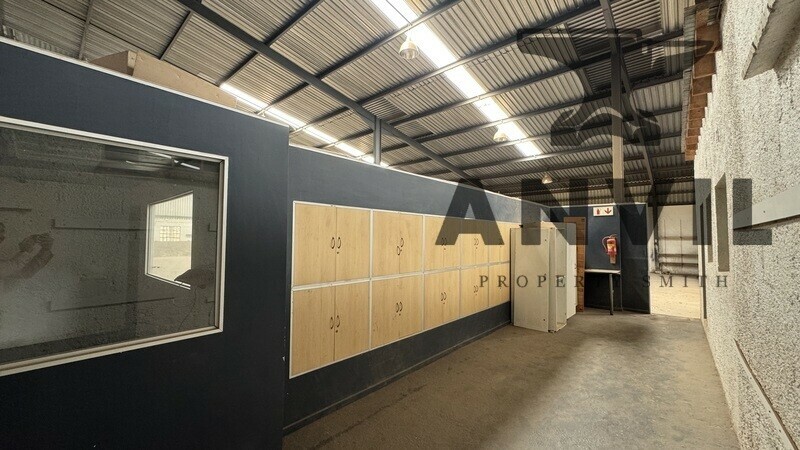 8 Minerva Ave, Lea Glen, Randburg - 1400m² Freestanding Industrial building To Rent - Lea Glen property image 20