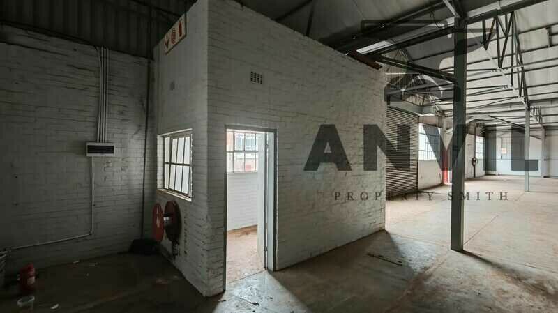 Warehouse to let in new era  - mini storage property image 16