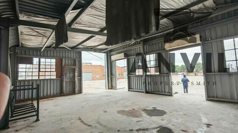 Warehouse to let in new era  - mini storage property image 5
