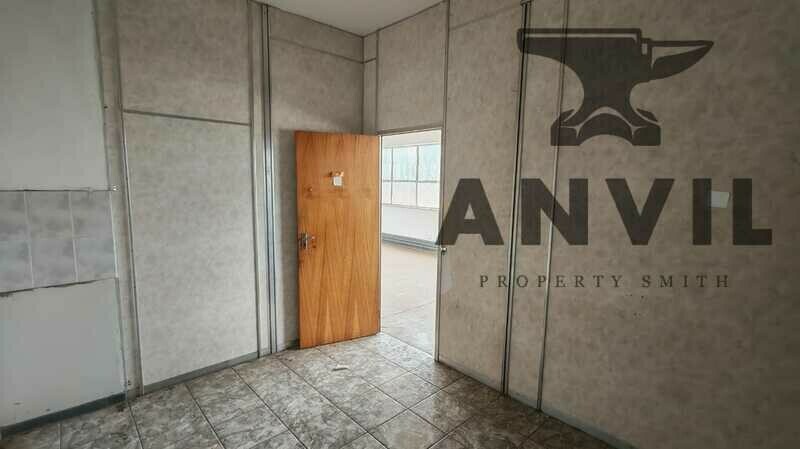 Warehouse to let in new era  - office space property image 16