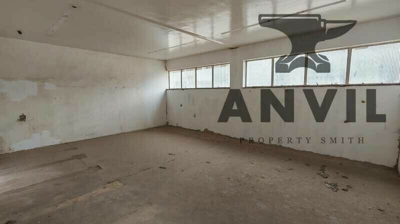 Warehouse to let in new era  - office space property image 20