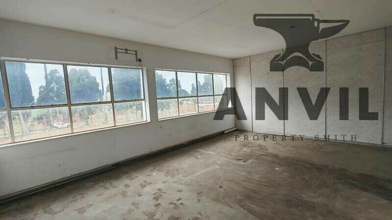 Warehouse to let in new era  - office space property image 24