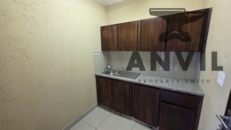 Pomona Junction - Unit 66 Lease property image 6