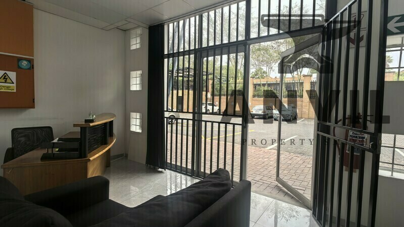 Skyview Retail Park - Unit 18 property image 4