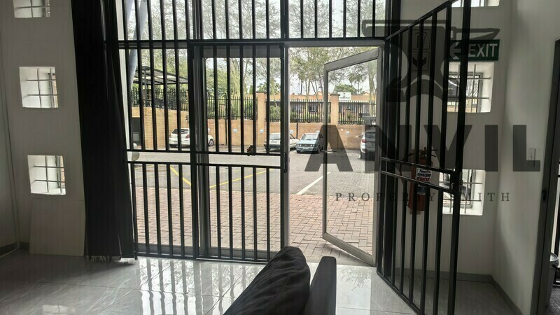 Skyview Retail Park - Unit 18 property image 5