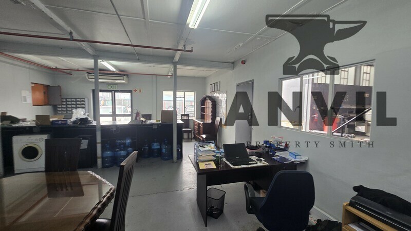 Silo Exchange - Front Unit + Smaller unit property image 16