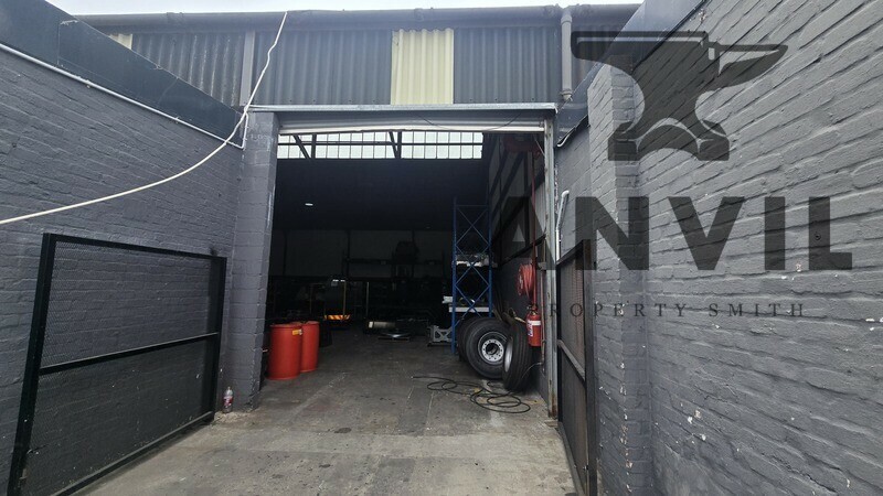 Silo Exchange - Small unit join to larger unit property image 13