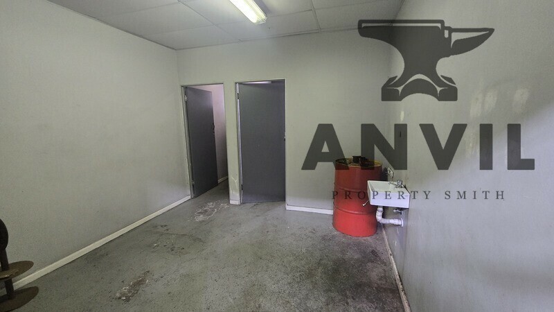 Silo Exchange - Small unit join to larger unit property image 12