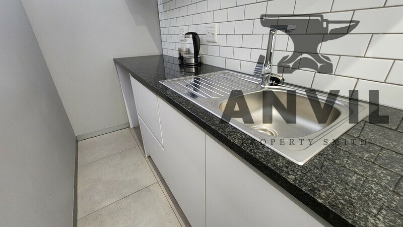 Manhattan Corner - Corner Unit property image 9