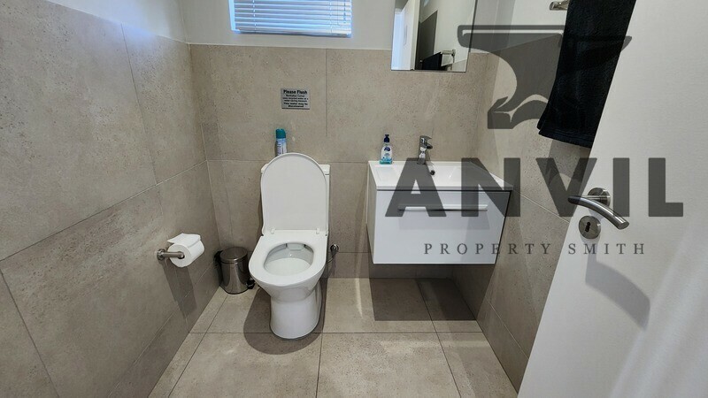 Manhattan Corner - Corner Unit property image 16