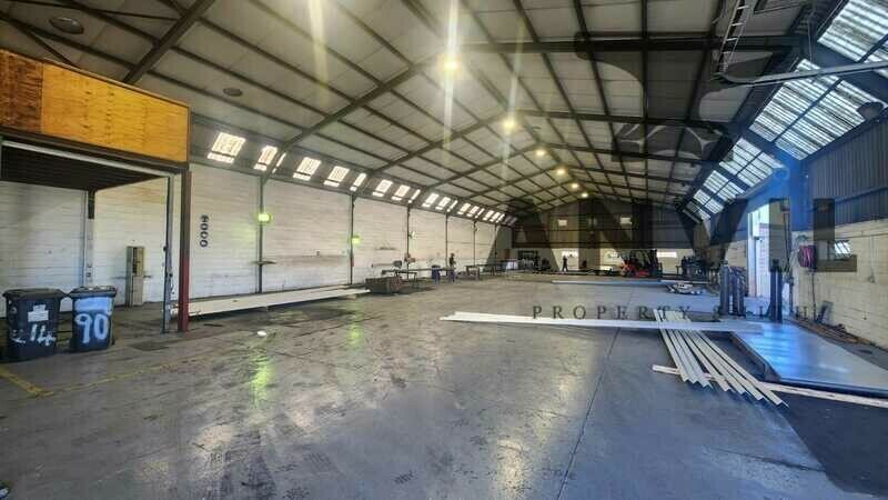 1,060m² Industrial Warehouse