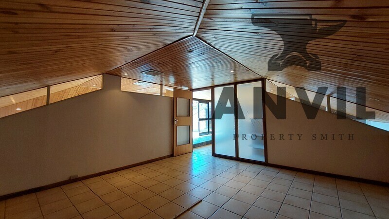 Delphi Arena - East Loft property image 3