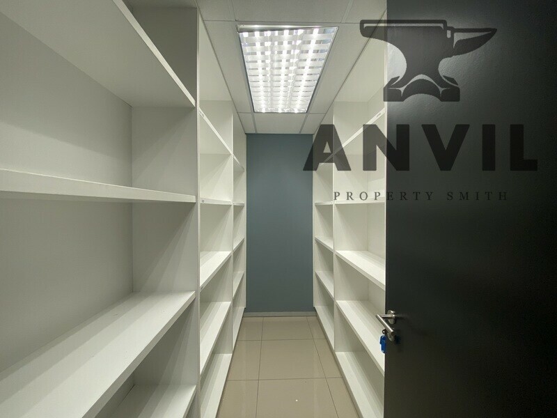 The Cliffs - Office 213 property image 4