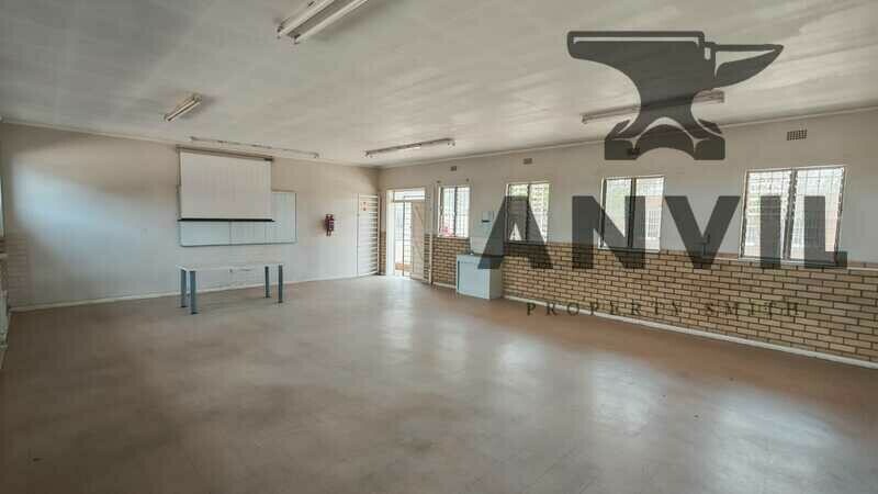 162 range view road - unit 2 property image 4