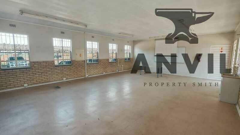 162 range view road - unit 2 property image 6