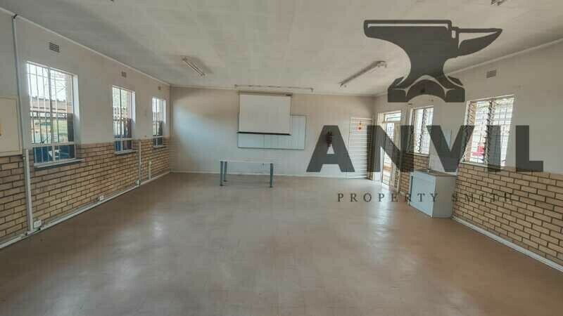 162 range view road - unit 2 property image 5