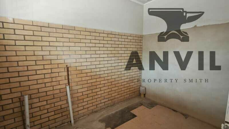 162 range view road - unit 2 property image 8