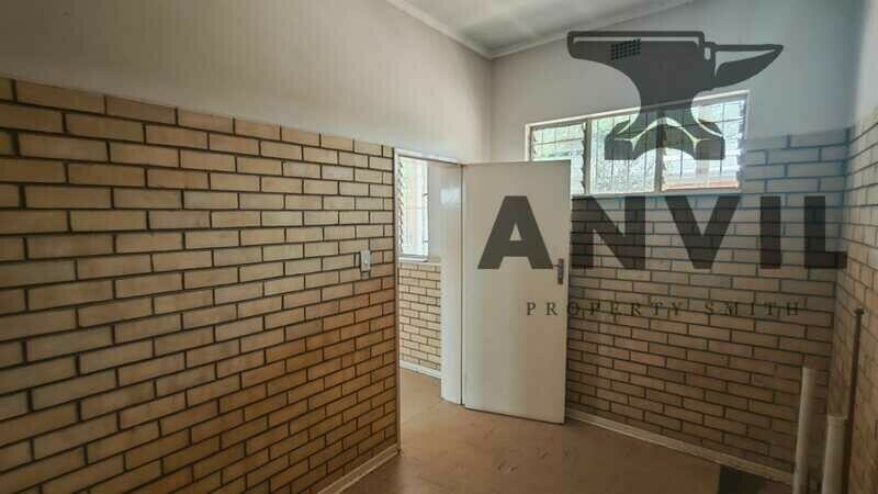 162 range view road - unit 2 property image 9