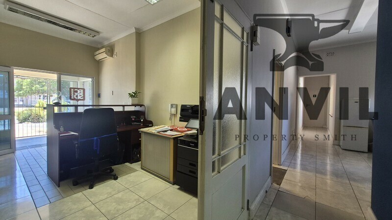 42 Worraker Street, Newton Park, Port Elizabeth - Combined Office and warehouse section property image 9