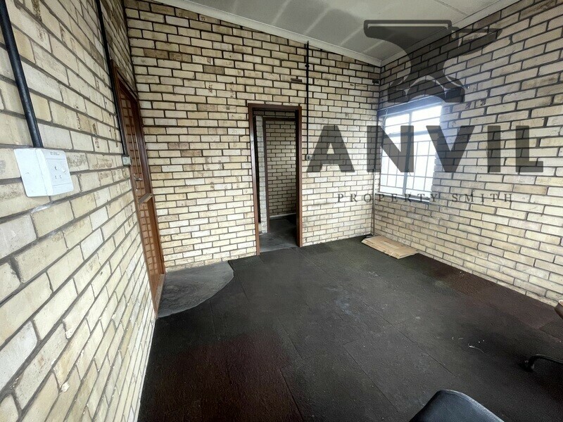 77 & 78 Plane Road - Stand 7  property image 5