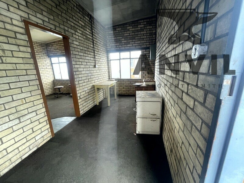 77 & 78 Plane Road - Stand 7  property image 6