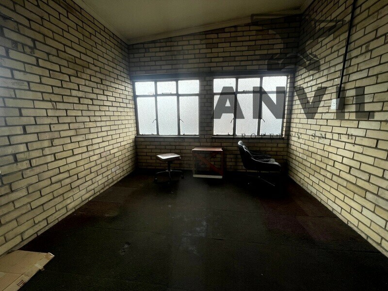 77 & 78 Plane Road - Stand 7  property image 8