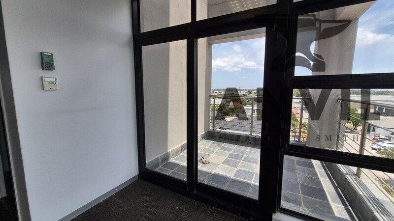 Execu Business Centre, 38 Newton Street - 370sqm 4th Floor  property image 4