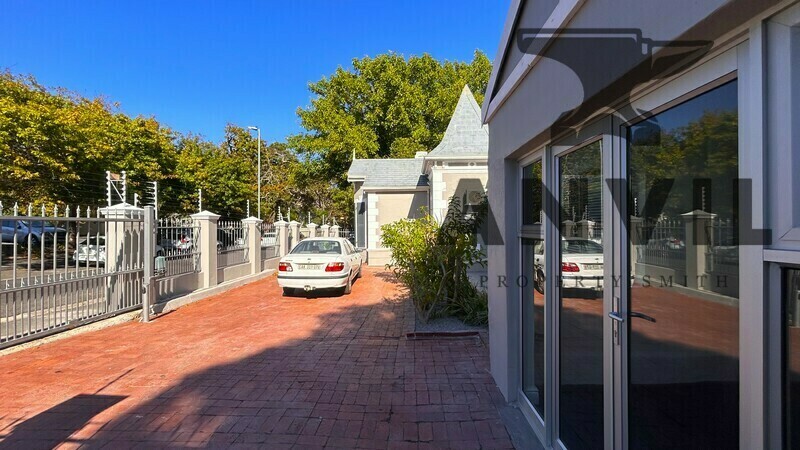 5 Duke Road, Rondebosch - Garage Renovated property image 8