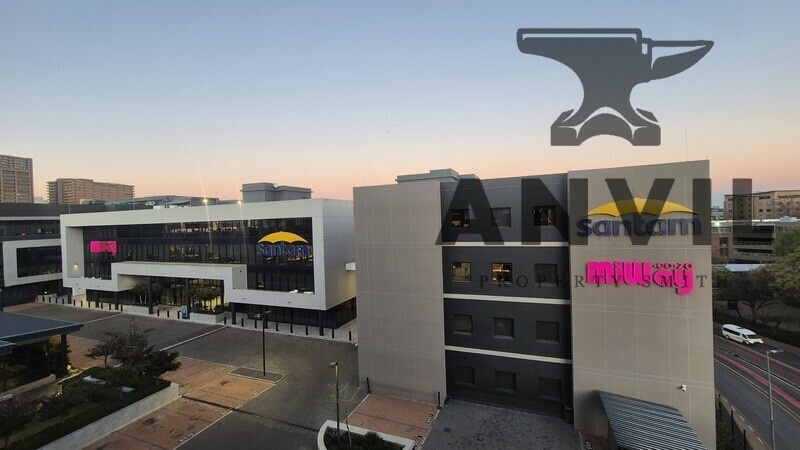 Explore prime office space to let in Parktown. Centrally located, cost-effective commercial properties ideal for business and medical use. Parktown-Office-Space-Hill-On-Empire__20_.jpg