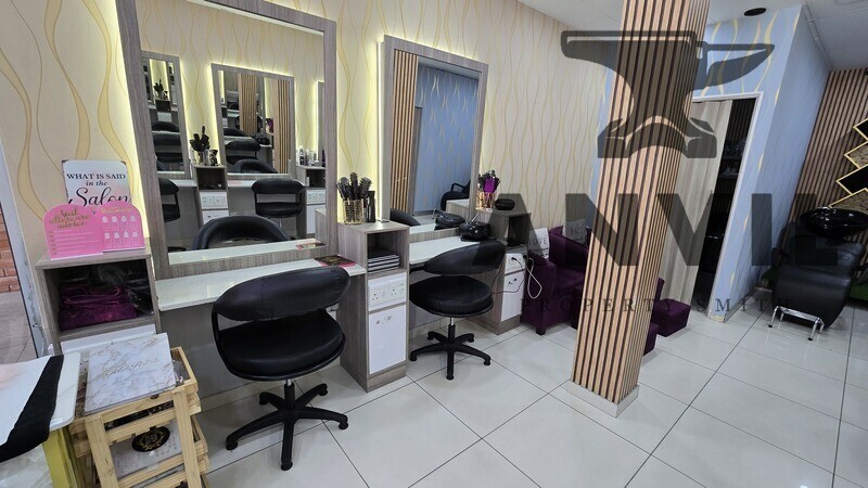 Granada Square, Umhlanga Rocks, Umhlanga - Shop "Elegent Edge Salon" Ground Floor Unit property image 4