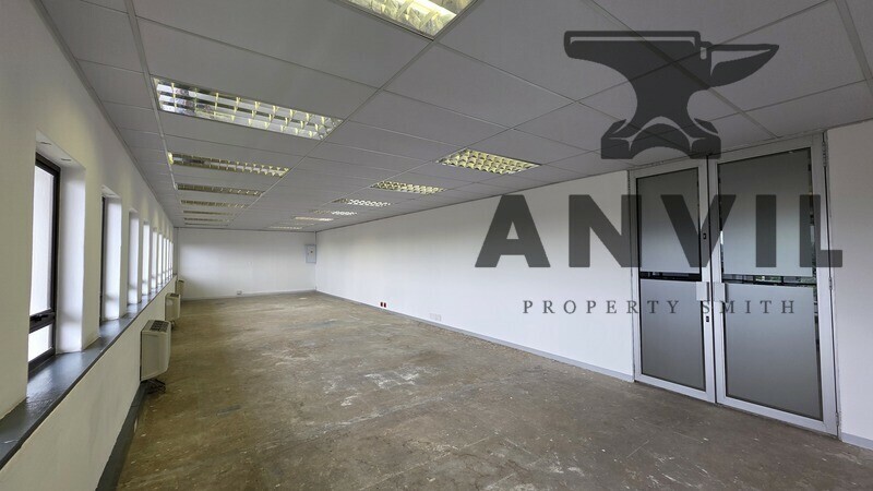 Hyde Park Lane - Edinburgh Gate - 2nd Floor (E2003) property image 2