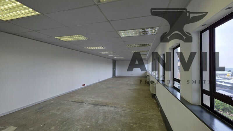 Hyde Park Lane - Edinburgh Gate - 2nd Floor (E2003) property image 5