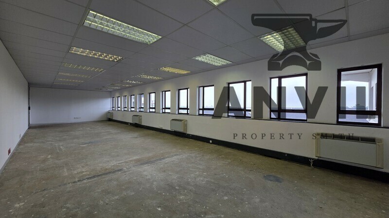 Hyde Park Lane - Edinburgh Gate - 2nd Floor (E2003) property image 6