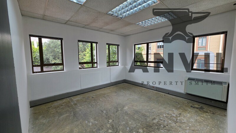 Hyde Park Lane - Edinburgh Gate - 2nd Floor (E2001) property image 4