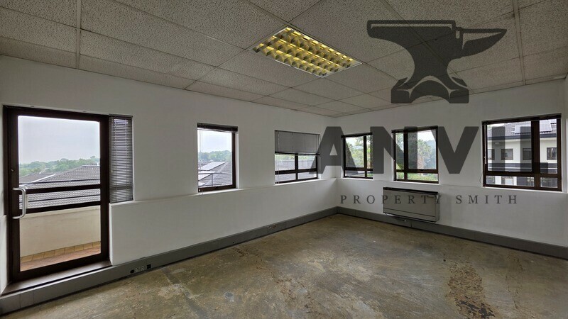 Hyde Park Lane - Edinburgh Gate - 2nd Floor (E2001) property image 3