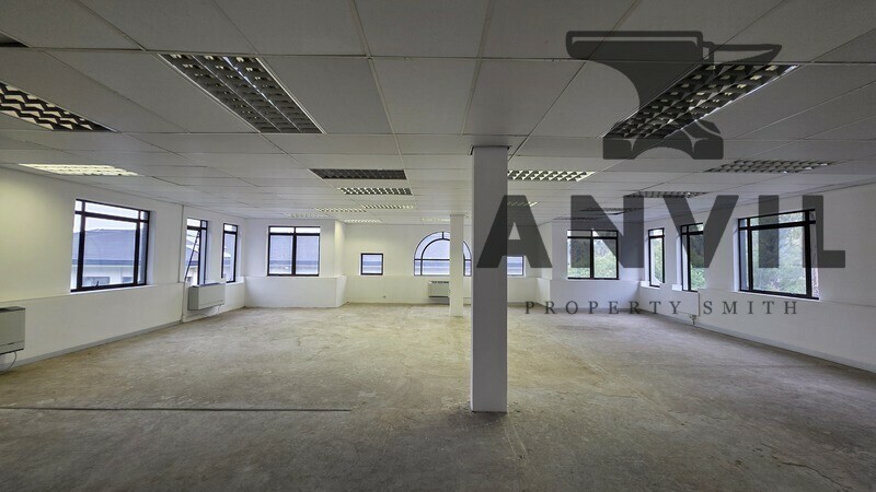 Hyde Park Lane - Edinburgh Gate - 1st Floor (E1001) property image 3