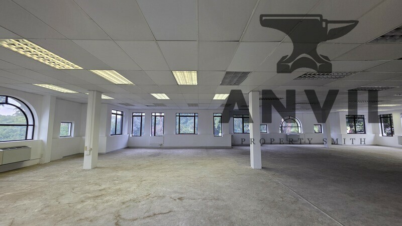 Hyde Park Lane - Edinburgh Gate - 1st Floor (E1001) property image 2