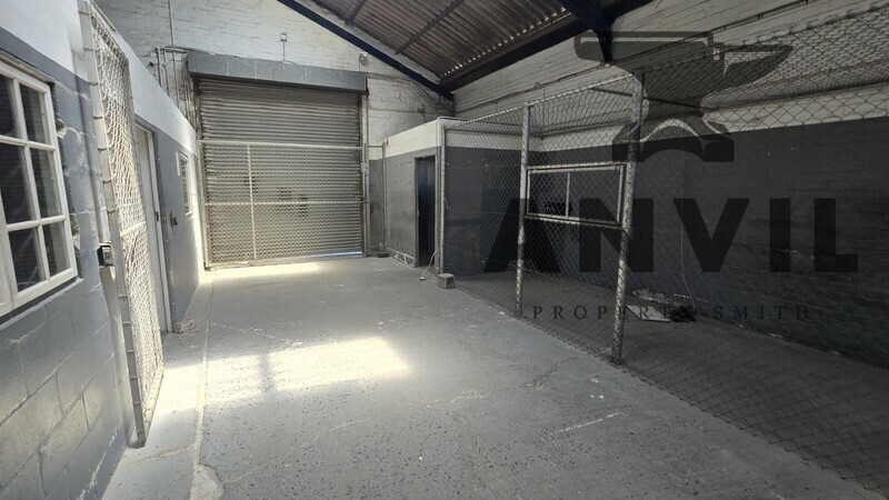 Prime 542m² Ground Floor Industrial Unit in Nearby Park