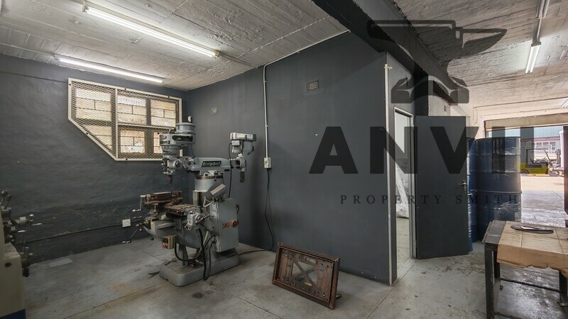 31 Oppenheimer Street - Basement Workshop property image 3
