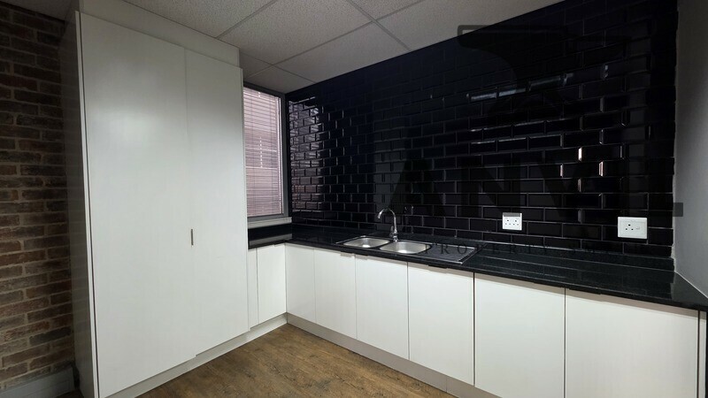 Oxford Corner - Portion 1st Floor property image 15