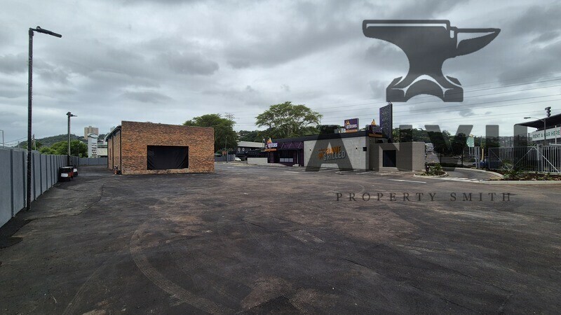 6 Intersite Avenue - Drive thru opposite steers property image 3