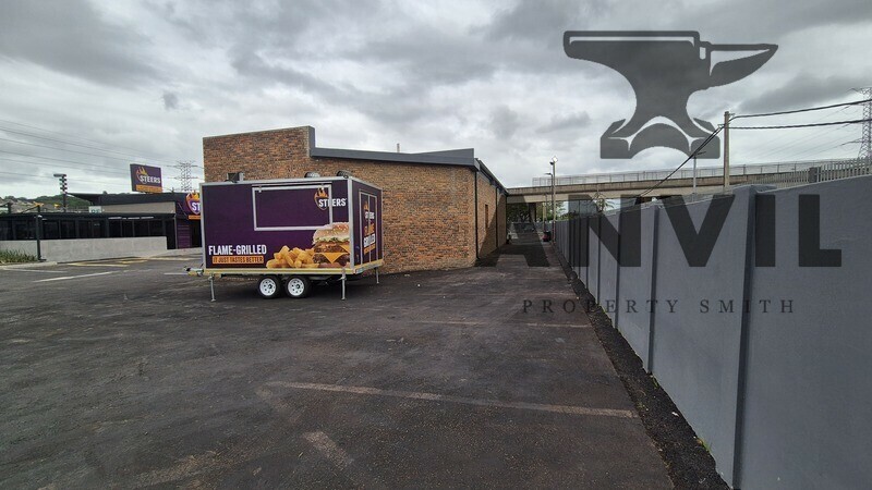 6 Intersite Avenue - Drive thru opposite steers property image 8