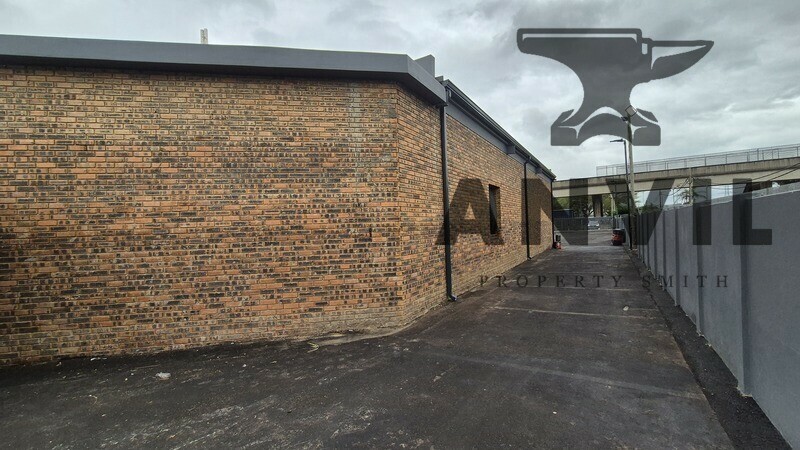 6 Intersite Avenue - Drive thru opposite steers property image 5