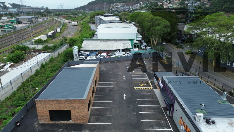 6 Intersite Avenue - Drive thru opposite steers property image 12