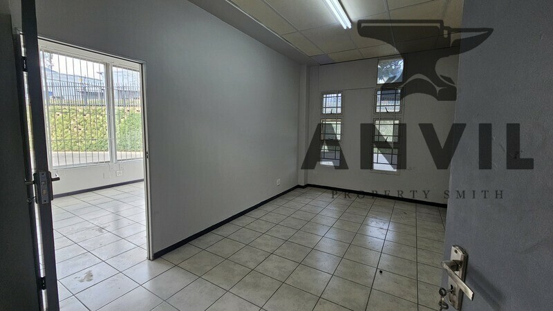 491 James Crescent - Unit 10 property image 3