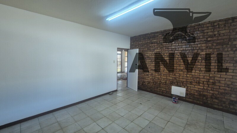 9 Coventry Place, Willowton, Pietermaritzburg - Front Office WIth Yard Unit, 9 Coventry Place, WIllowton property image 10