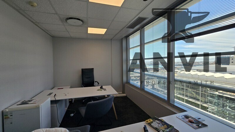 Convention Tower, Corner Heerengracht and Walter Sisulu Aveune - 10th Floor 715 sq.m property image 14